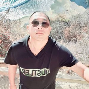 Meet your Posher, Bee